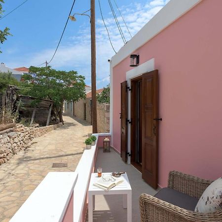 Captain'S Memories Stylish Harbour Apartments Chalki Town Exterior photo