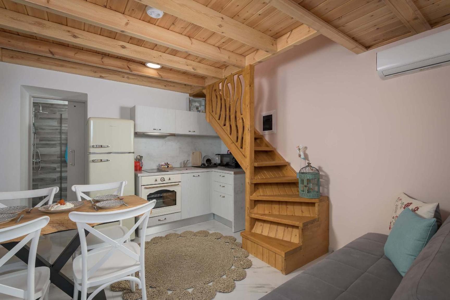 Captain'S Memories Stylish Harbour Apartments Chalki Town Exterior photo